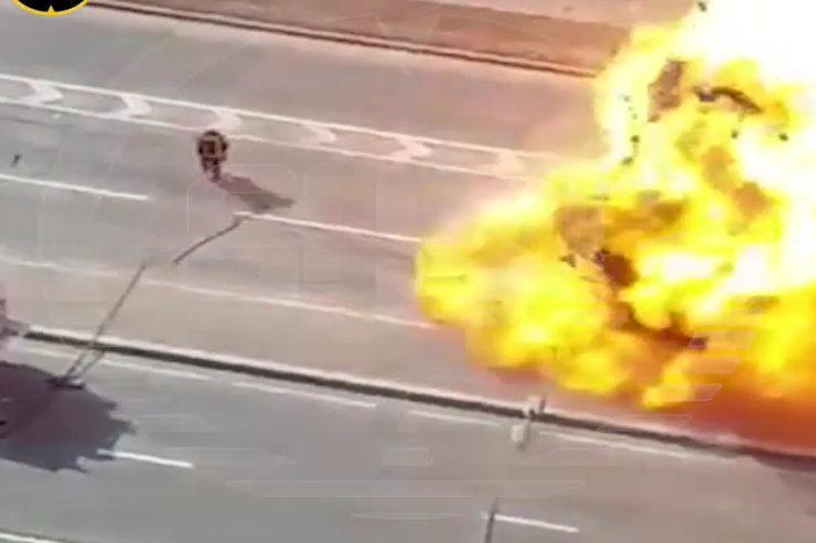 Dəhşətli SƏHNƏ : Maşın elə partladı ki... -VİDEO 