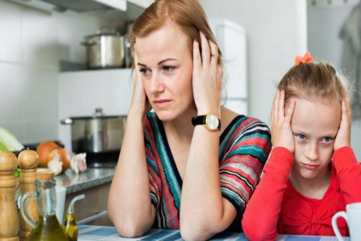 Valideynlərin NƏZƏRİNƏ:  Uşaqlarınızın ev tapşırıqlarını etməyin!