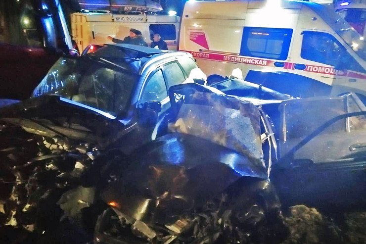 İki maşın toqquşdu, 5 nəfər yaralandı