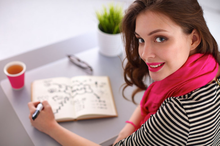 Prezidentin qızının gündəliyini  oğurlayan qadın bir aylıq həbs edildi