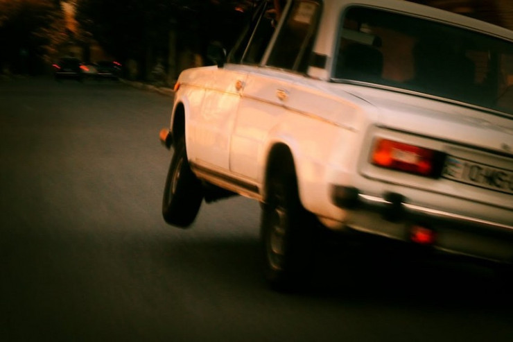 Abşeronda "avtoş"luq edən saxlanıldı - VİDEO 