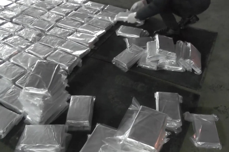 Təyyarədə 556 kq kokain  aşkarlandı