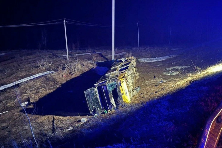 Avtobus dərəyə aşdı, 13 nəfər öldü,  çoxsaylı yaralı var