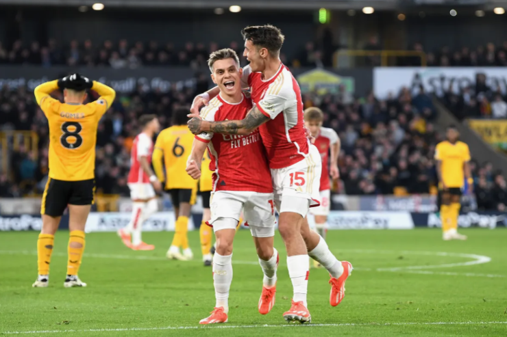 "Arsenal" qələbə qazanaraq liderliyə yüksəldi 