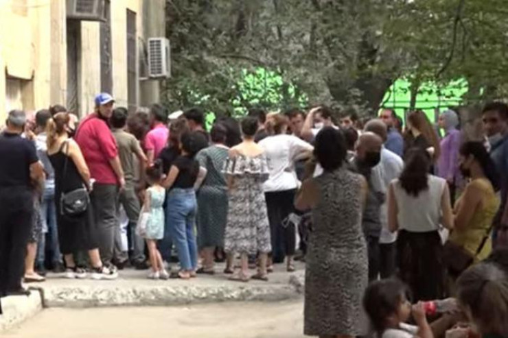 Poliklinikalardakı sıxlığın  səbəbi AÇIQLANDI