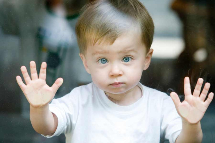 Autizmli uşaqlar, gizli əlamətləri, valideynlər nə etməli?  - Psixoloq DANIŞDI 