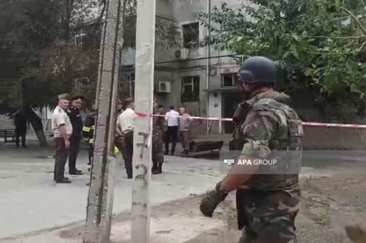 Sumqayıtda DƏHŞƏT:  əlində qumbara partladı, ölən var  - YENİLƏNİB 