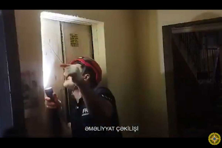 Binada liftdə qalanlar belə xilas edildi-VİDEO 