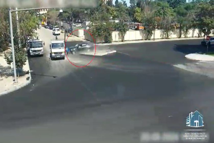 Yeni quraşdırılan işıqforu əzib yararsız hala saldı - HADİSƏ ANI 