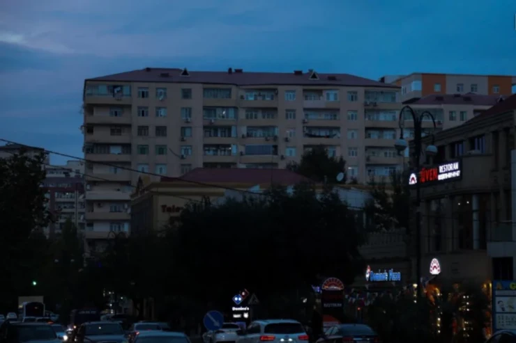 Xırdalan küçələri qaranlığa qərq olub - VİDEO 