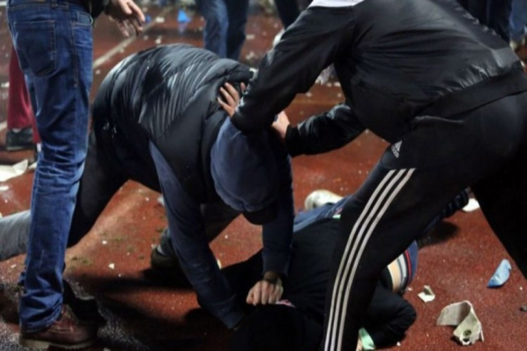 Azərbaycanlılar, taciklər və özbəklər arasında DAVA:  yaralılar var