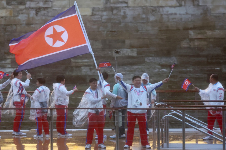 Şimali koreyalı idmançılar Paris Olimpiadasında güldükləri üçün  cəzalandırılır