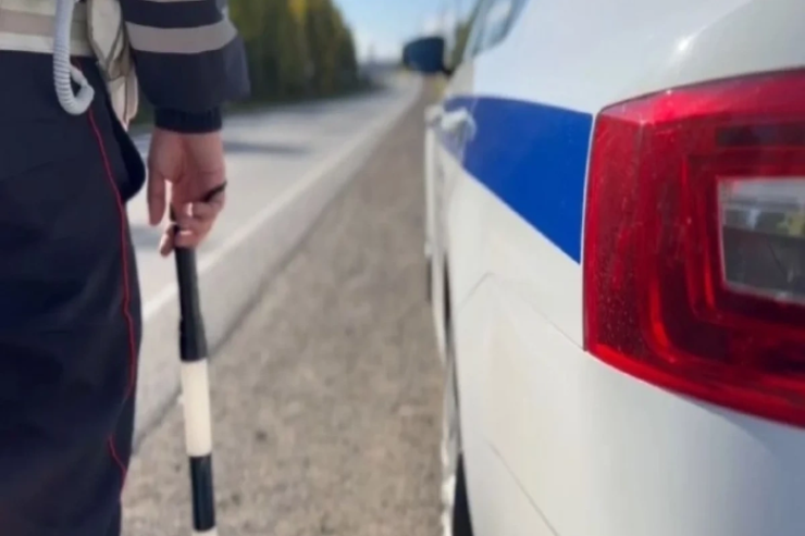 Sürücüdən rüşvət alan  yol polisləri saxlanıldı