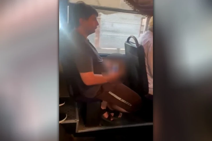 Gəncədə avtobusda qeyri-etik hərəkətlər  edən həbs olundu