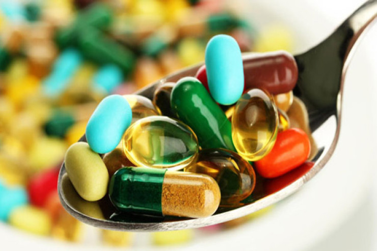 Məşhur vitaminlər gizli təhlükələri ehtiva edir: Maraqlı araşdırma 
