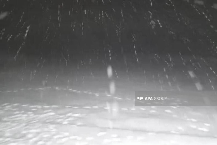 Ömər aşırımına qar yağdı