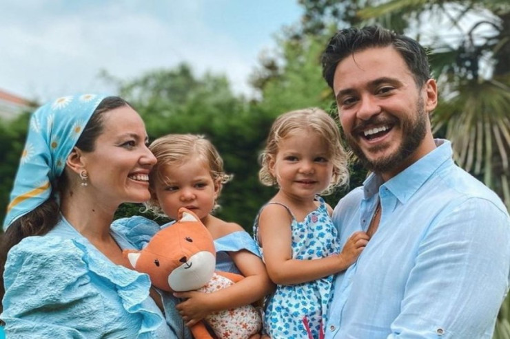 Məşhur aktrisa hamilə olanda  sabun yeməsindən   DANIŞDI