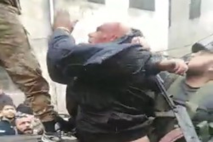 Sednaya həbsxanasının rəisi tutuldu - HƏSSAS VİDEO 