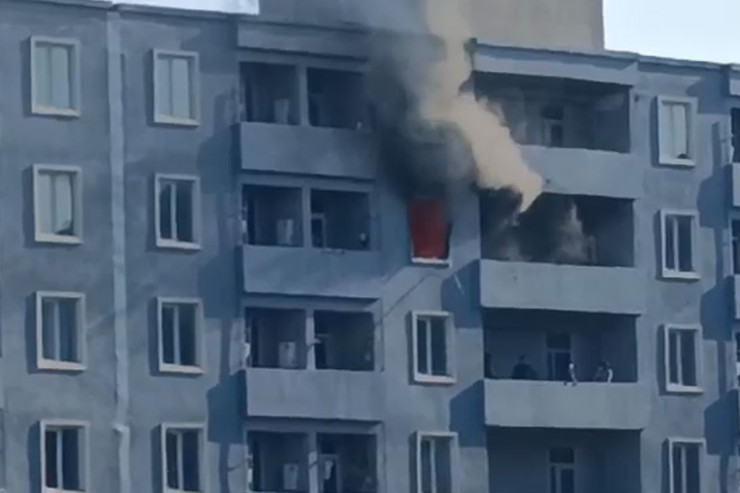 Sarayda hündürmərtəbəli binada yanğın - VİDEO  -YENİLƏNİB 