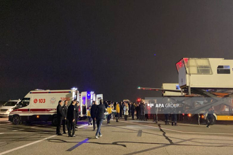 Qəzaya uğrayan təyyarədəki sərnişinlər Bakıya gətirildi - VİDEO 