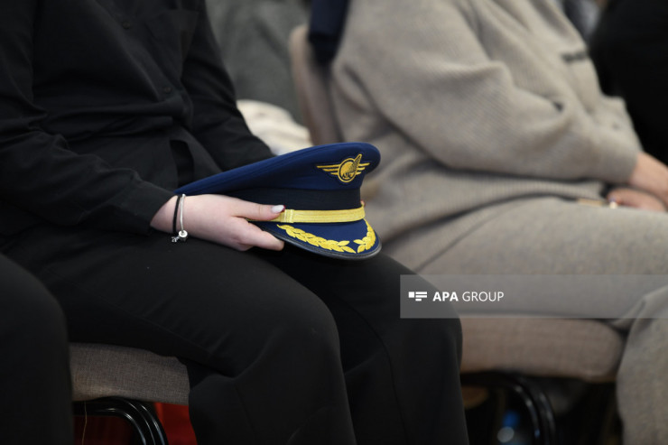 Təyyarə qəzasında həlak olan ekipaj üzvlərinin vida mərasimi  - FOTOLENT 