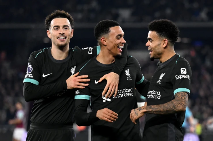 “Liverpul” rəqibini darmadağın  etdi