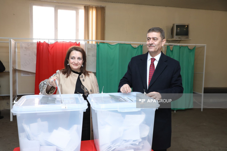 Prezidentliyə namizəd Elşad Musayev  səs verib