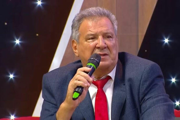 Əməkdar artist rəqs edə-edə  səs verdi