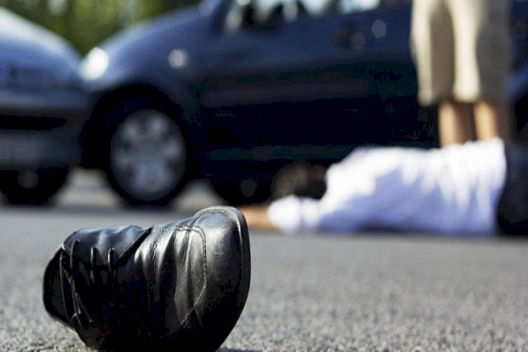 Avtobusun vurduğu piyada öldü  