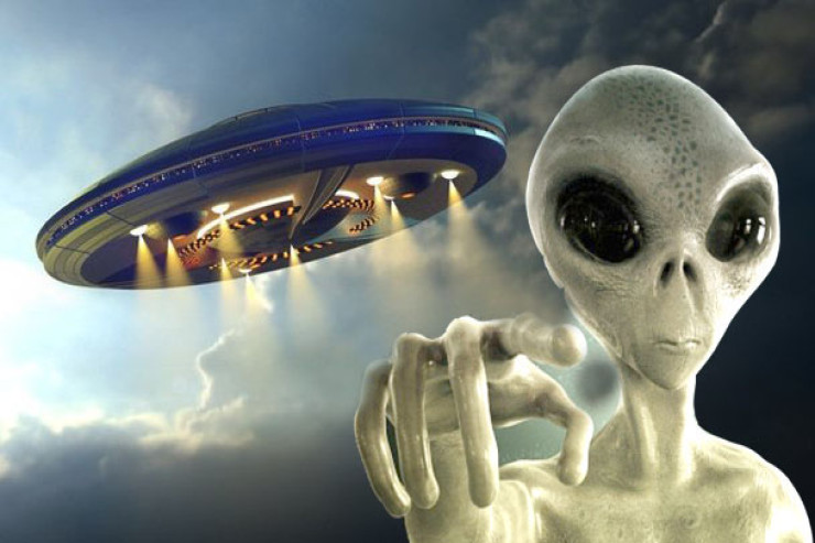 Tanınmış modeli  yadplanetlilər   təqib edib