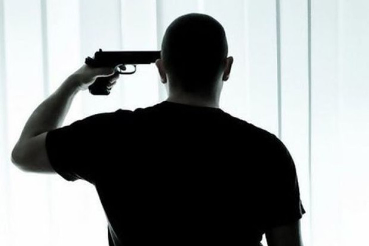 Azərbaycanlı özünü başından GÜLLƏLƏDİ 