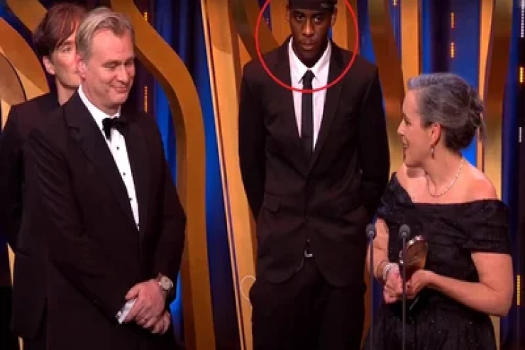 Britaniya şahzadəsinin iştirak etdiyi mərasimdə  kuryoz hadisə 