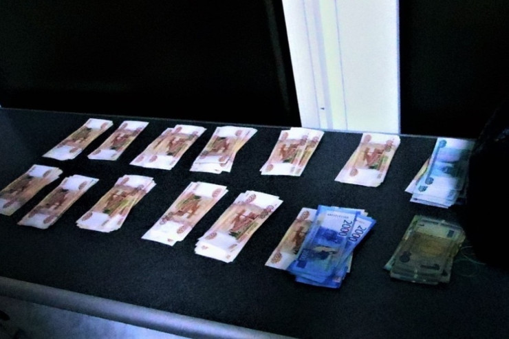 Azərbaycana 1 milyondan çox pul gətirən  qadın saxlanıldı