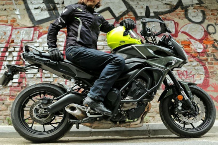 Ərini motosikletləri çox sevdiyi üçün öldürdü 