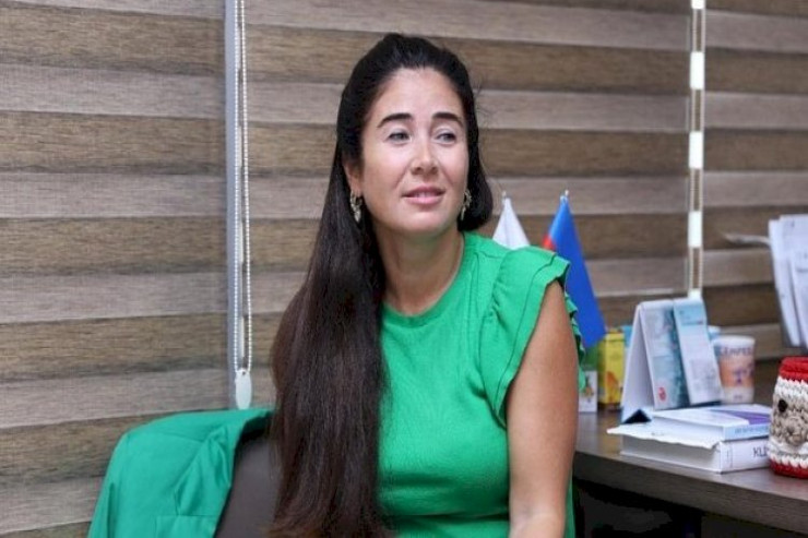 "Səhnəmizin  ən estetiksiz   müğənnisi" - Elnarə özü haqqında NƏLƏR YAZDI?