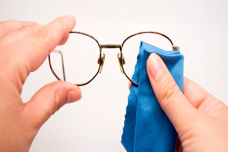 Eynəyi cızmadan  necə silmək lazımdır?