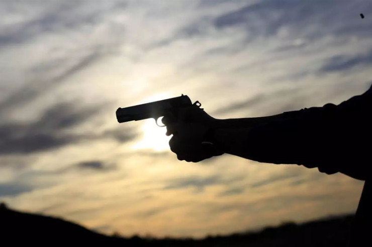 İş adamına silahlı HÜCUM:  avtomobilindən düşəndə öldürdülər