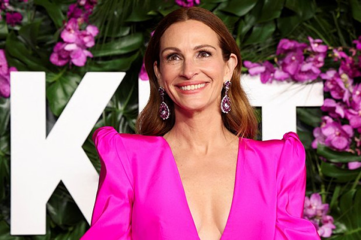 Məşhur aktrisa  gözəllik sirrini   açıqladı- Ərinə də  minnətdardır 