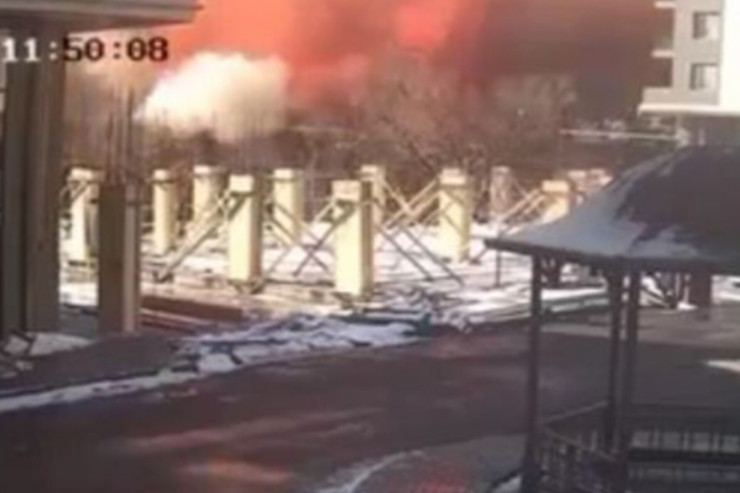 Bakıda mebel sexindəki partlayışın  VİDEOSU 