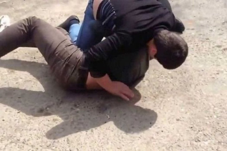 Masallıda DƏHŞƏT:  həmkəndlisini döyüb öldürdü