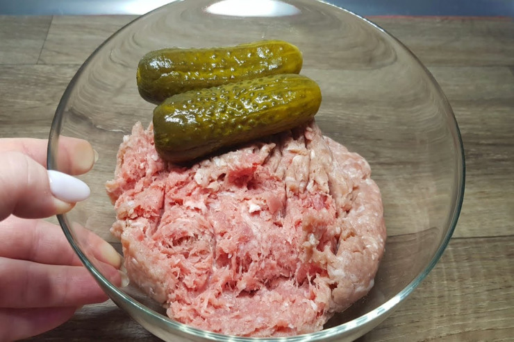 Kotlet hazırlayarkən ətinə turşu xiyar  əlavə edin – Təəccüblənəcəksiniz 