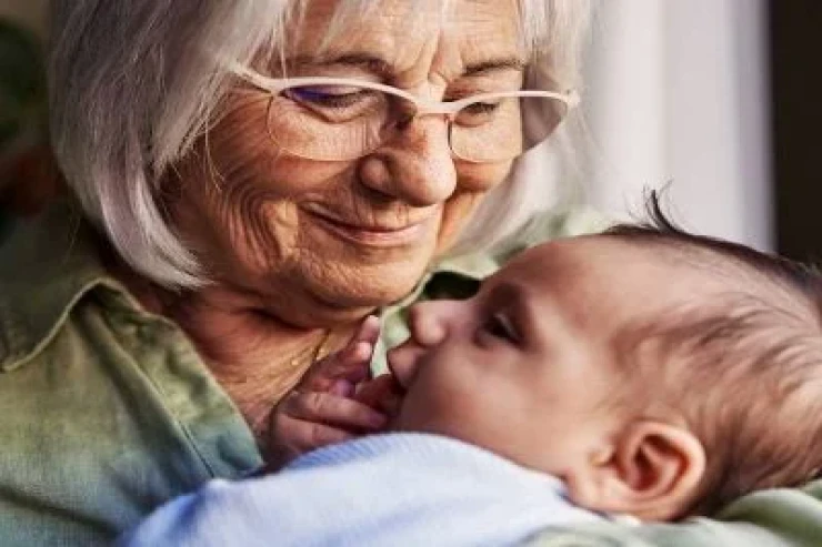 Nəvələrə baxan nənə və babalara   pul veriləcək