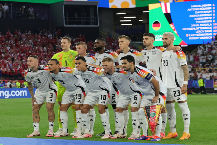 Alman futbolçular həyat yoldaşları ilə görüşə bilmir - SƏBƏB 