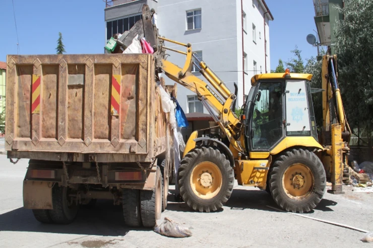 Bakıda içi dolu evi sökdülər, polis və prokurorluq   işə qarışdı - YENİLƏNİB 