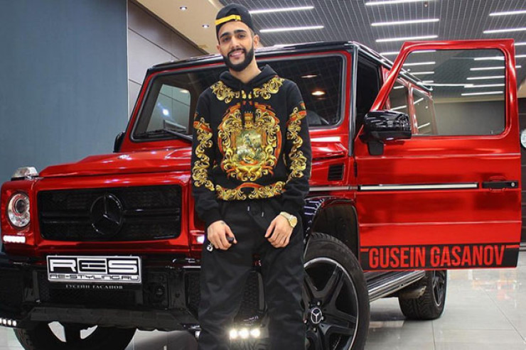 Bloger Hüseyn müflis  olur