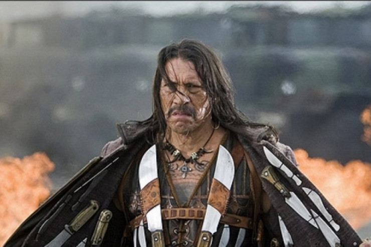 Ulduz aktyor maşından tullanıb insanlara hücum etdi 