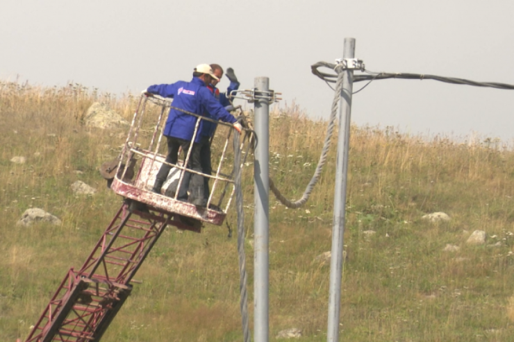 Masallıda BƏDBƏXT HADİSƏ:  elektrik dirəyindən yıxılıb öldü