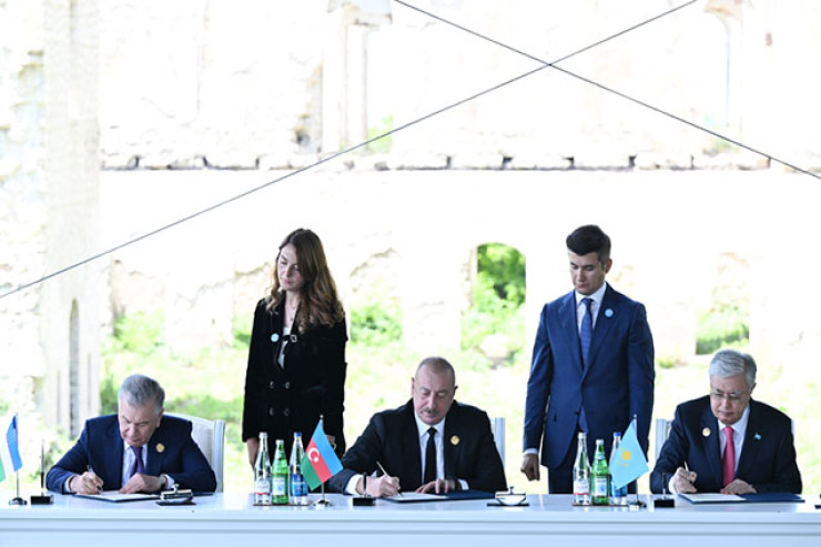 Şuşada Qarabağ Bəyannaməsi  imzalandı