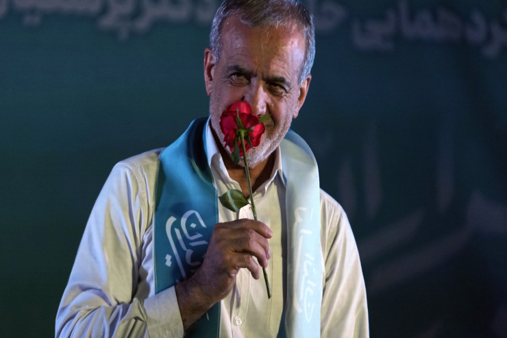 Azərbaycanlı ailəsində doğulan,  arvadı faciəli şəkildə ölən İranın yeni prezidenti – ONU TANI 