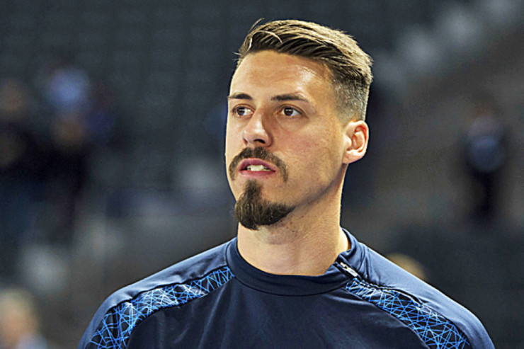 Almaniya millisinin məşqçisi tanınmış hakimi təhqir edib 